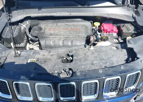 2020 Jeep Compass Latitude 4X4 z USA, uszkodzony, nr VIN 3C4NJDBB0LT117321